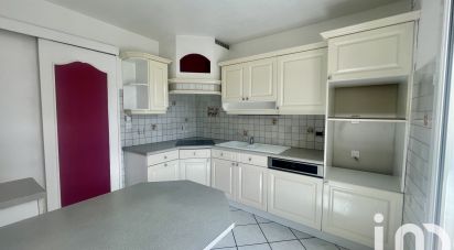 Apartment 3 rooms of 77 m² in Saint-Étienne (42000)