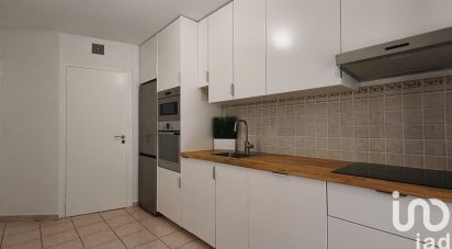 Apartment 2 rooms of 51 m² in Hyères (83400)