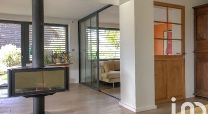 Maison traditionnelle 8 pièces de 212 m² à Chevry (01170)