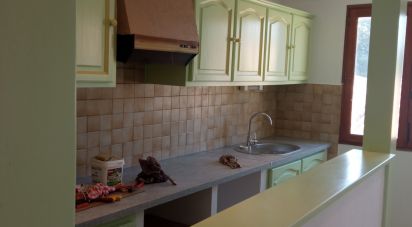 Building in Saint-Gilles (30800) of 89 m²