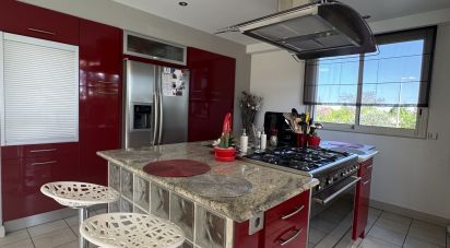 Maison 8 pièces de 220 m² à Saint-Doulchard (18230)