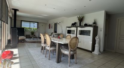 Maison 8 pièces de 220 m² à Saint-Doulchard (18230)
