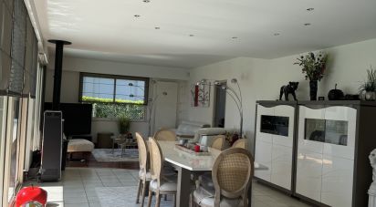 Maison 8 pièces de 220 m² à Saint-Doulchard (18230)