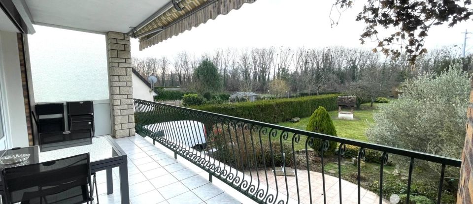 Maison 7 pièces de 165 m² à Rosoy (89100)