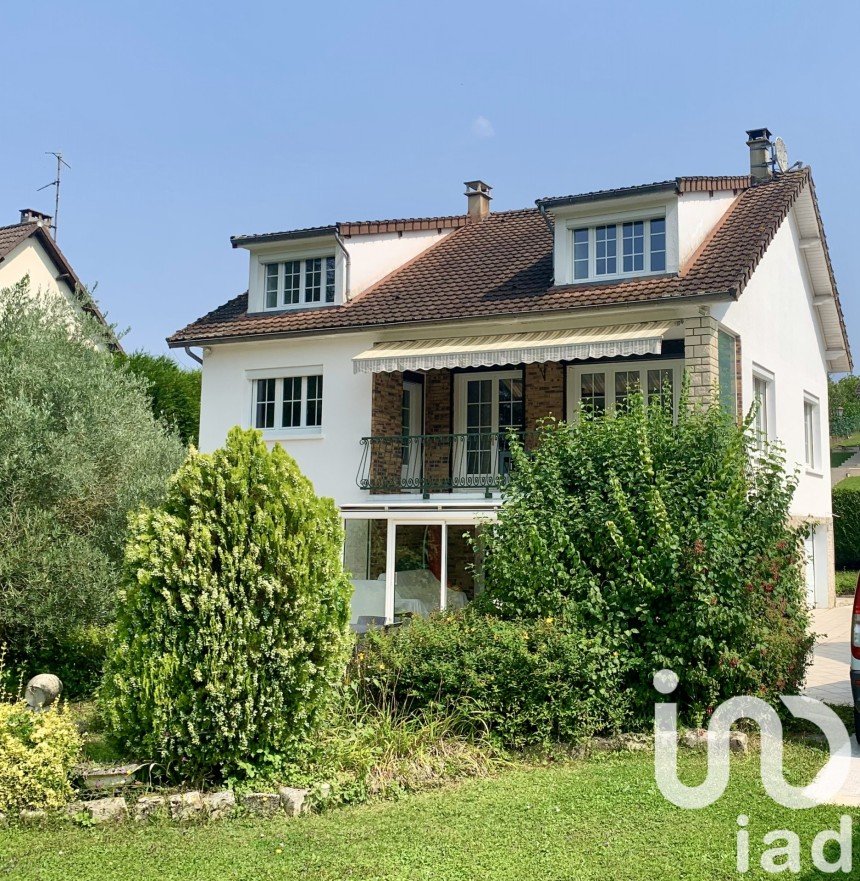 Maison 7 pièces de 165 m² à Rosoy (89100)