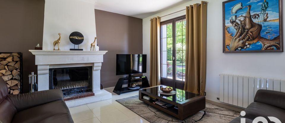 Demeure 8 pièces de 192 m² à Chambly (60230)