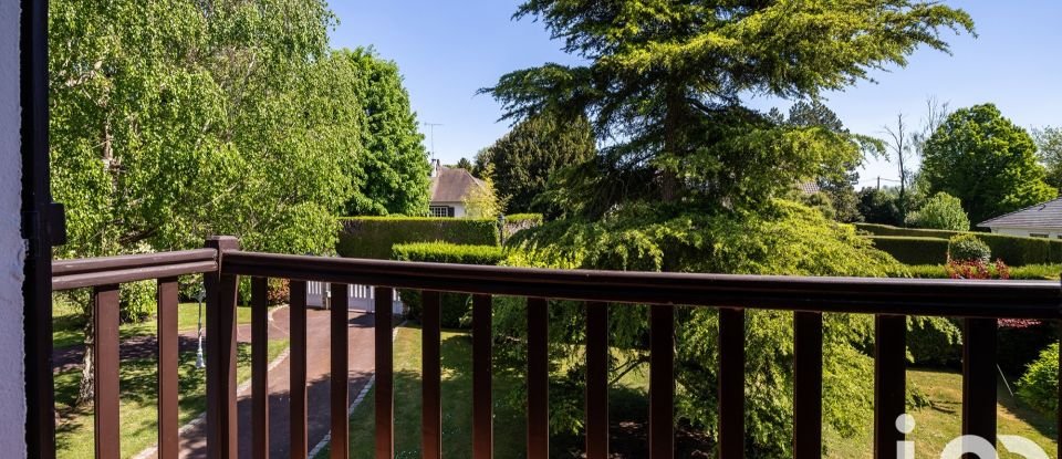 Demeure 8 pièces de 192 m² à Chambly (60230)