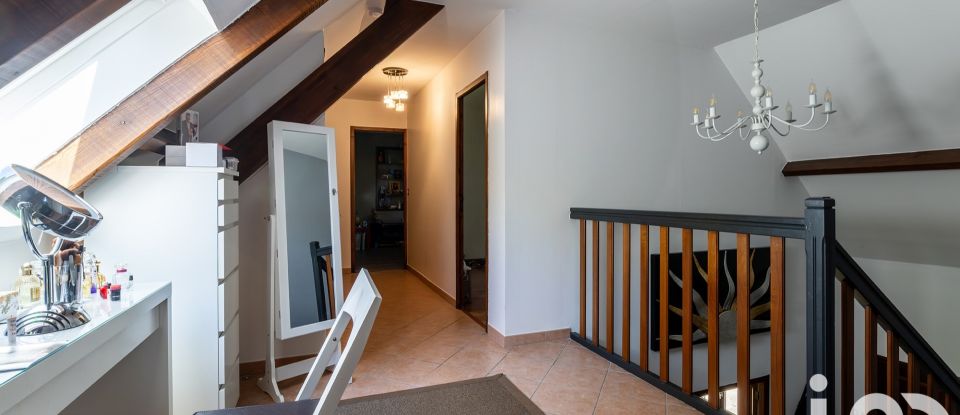 Demeure 8 pièces de 192 m² à Chambly (60230)