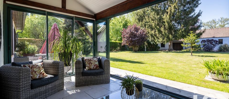 Demeure 8 pièces de 192 m² à Chambly (60230)