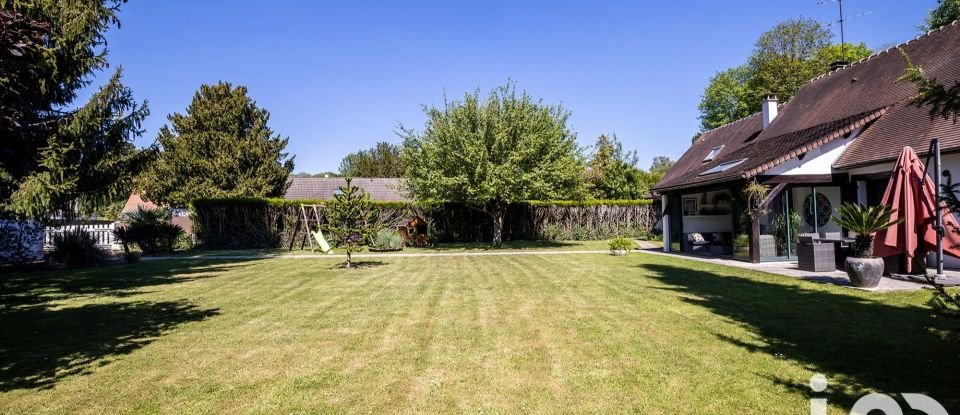 Demeure 8 pièces de 192 m² à Chambly (60230)