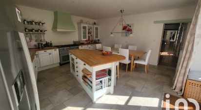 Longère 7 pièces de 218 m² à Rosnay (85320)