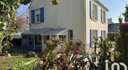 Maison traditionnelle 6 pièces de 108 m² à Fouesnant (29170)