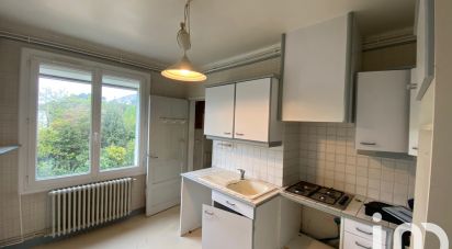 Apartment 3 rooms of 82 m² in Cholet (49300)