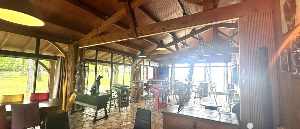 Maison traditionnelle 5 pièces de 193 m² à Orignolles (17210)