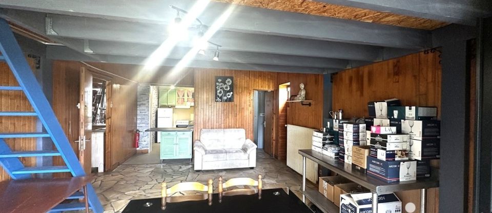 Maison traditionnelle 5 pièces de 193 m² à Orignolles (17210)