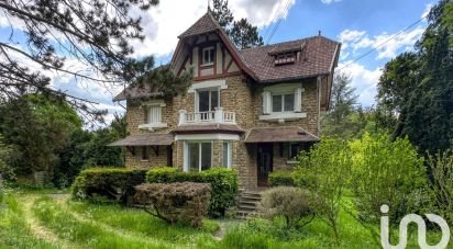 House 10 rooms of 250 m² in Pierrefonds (60350)
