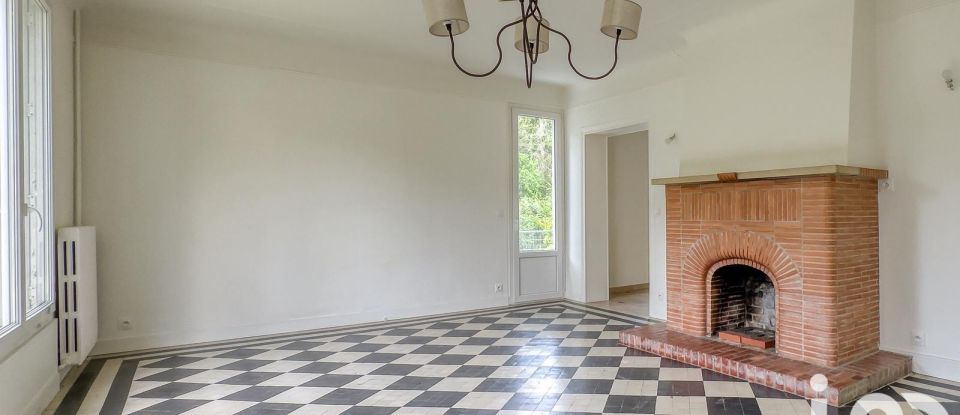 House 10 rooms of 250 m² in Pierrefonds (60350)