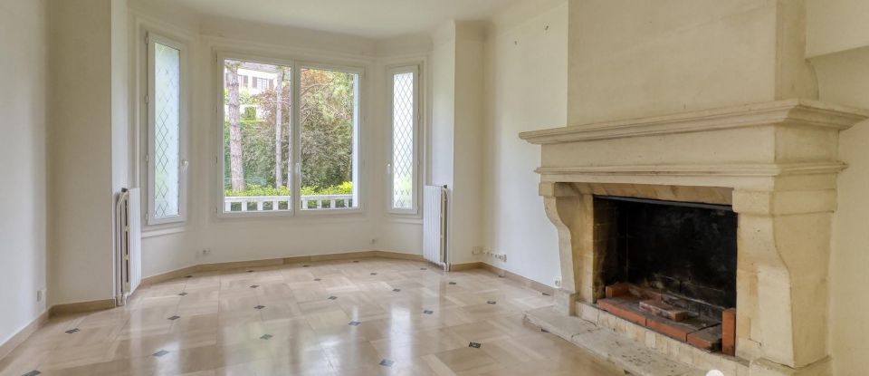 House 10 rooms of 250 m² in Pierrefonds (60350)