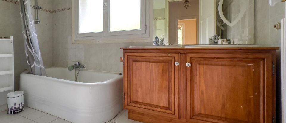 House 10 rooms of 250 m² in Pierrefonds (60350)