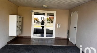Apartment 4 rooms of 85 m² in Gelos (64110)
