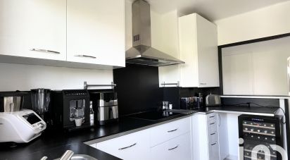 Apartment 3 rooms of 66 m² in Hyères (83400)