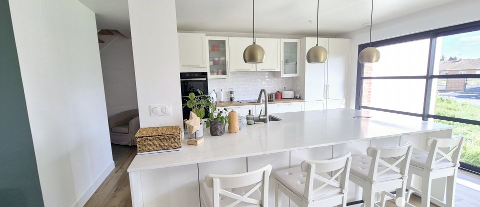 Pavilion 7 rooms of 152 m² in Brillon (59178)