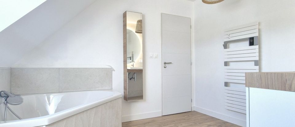 Pavilion 7 rooms of 152 m² in Brillon (59178)