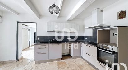 Appartement 3 pièces de 74 m² à Lacoste (84480)