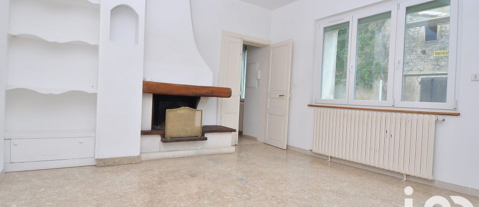 Maison de village 5 pièces de 176 m² à Clarensac (30870)