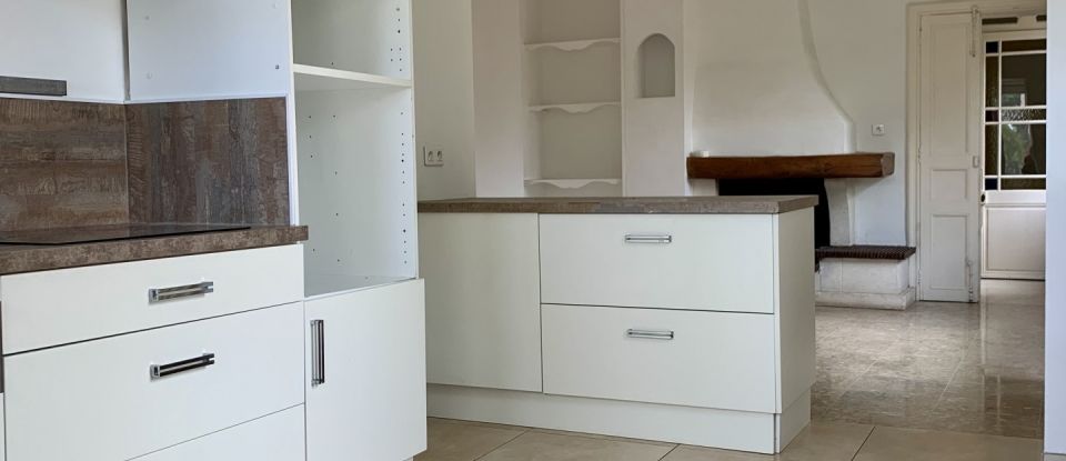 Maison de village 5 pièces de 176 m² à Clarensac (30870)