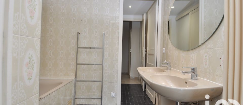 Maison de village 5 pièces de 176 m² à Clarensac (30870)