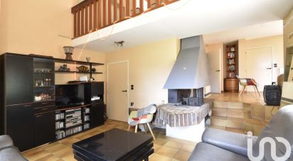 Architectural house 8 rooms of 195 m² in Verneuil-l'Étang (77390)