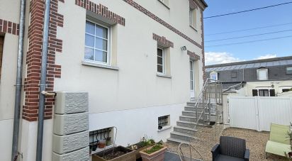 House 5 rooms of 126 m² in Margny-lès-Compiègne (60280)