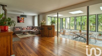 House 9 rooms of 218 m² in Verneuil-sur-Seine (78480)