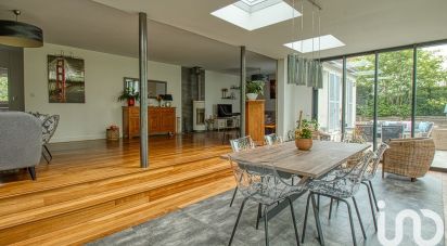 House 9 rooms of 218 m² in Verneuil-sur-Seine (78480)