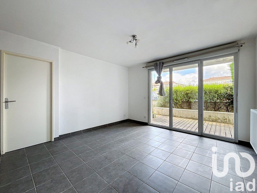 Apartment 2 rooms of 42 m² in Saint-André-de-Cubzac (33240)