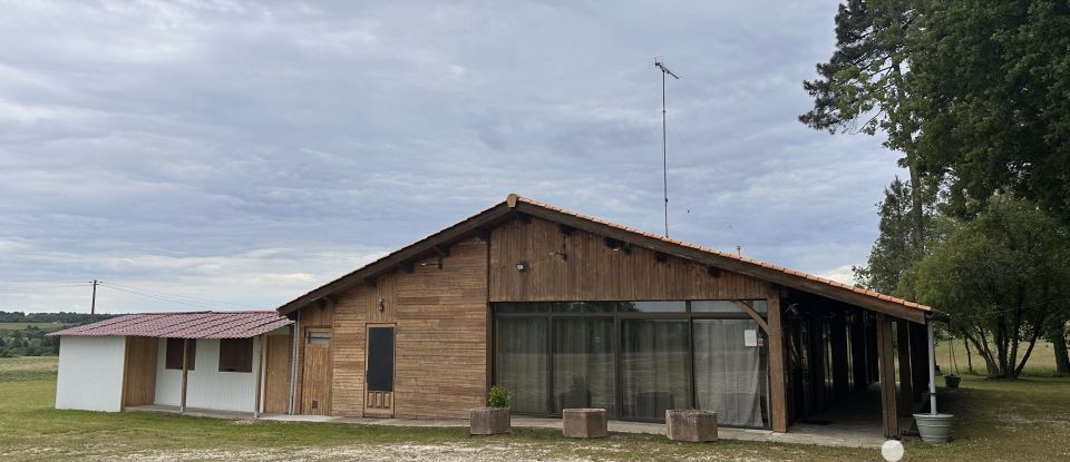 Maison traditionnelle 5 pièces de 193 m² à Orignolles (17210)