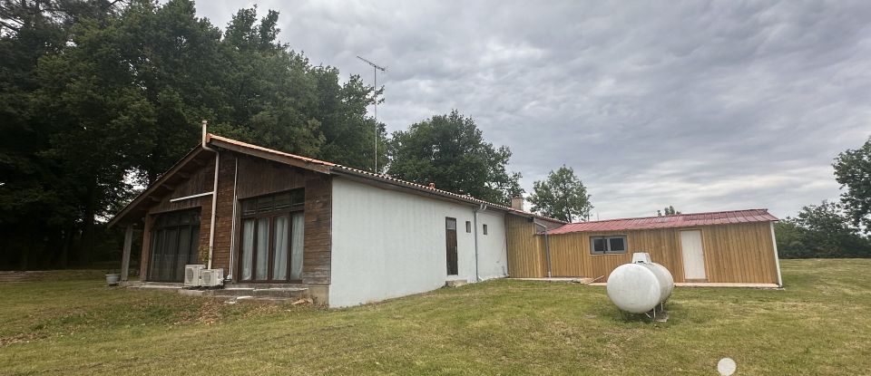 Maison traditionnelle 5 pièces de 193 m² à Orignolles (17210)