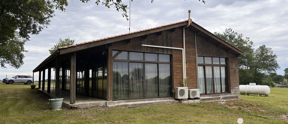 Maison traditionnelle 5 pièces de 193 m² à Orignolles (17210)