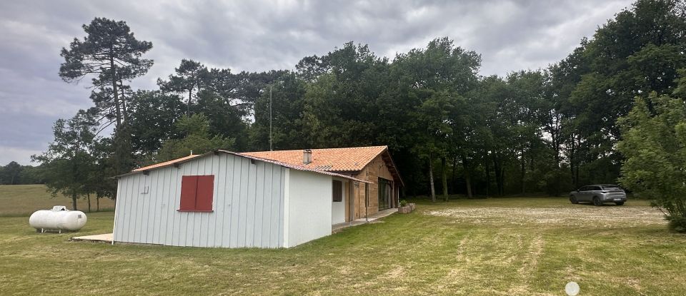 Maison traditionnelle 5 pièces de 193 m² à Orignolles (17210)
