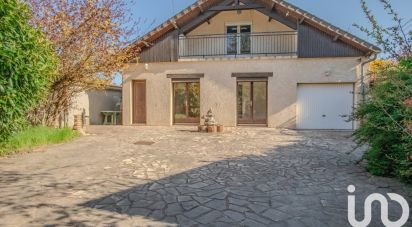 Maison 7 pièces de 152 m² à Maurepas (78310)