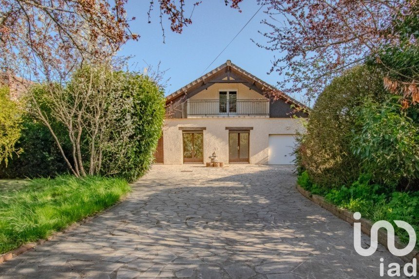 Maison 7 pièces de 152 m² à Maurepas (78310)