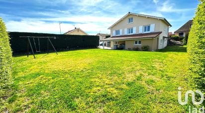 Maison traditionnelle 8 pièces de 178 m² à Saint-Romain-le-Puy (42610)