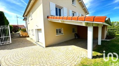 Maison traditionnelle 8 pièces de 178 m² à Saint-Romain-le-Puy (42610)