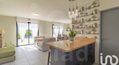 Pavilion 6 rooms of 118 m² in Lachelle (60190)