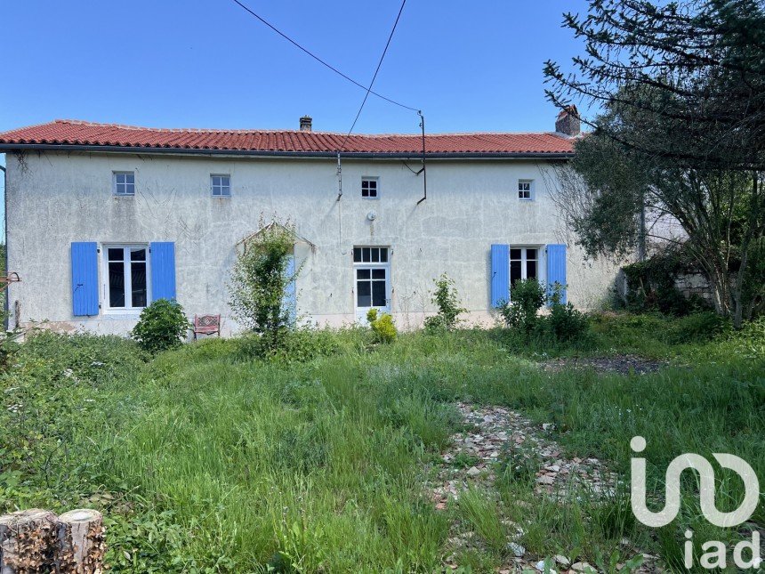 Maison rustique 7 pièces de 192 m² à - (79110)