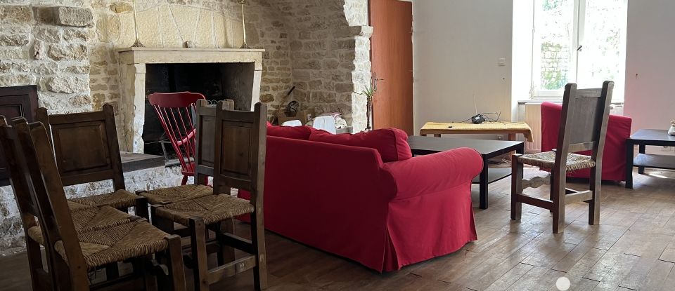 Maison rustique 7 pièces de 192 m² à - (79110)
