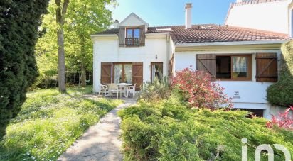 House 6 rooms of 132 m² in Buc (78530)