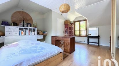 House 6 rooms of 132 m² in Buc (78530)
