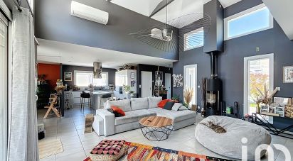 Maison 6 pièces de 140 m² à Sallebœuf (33370)